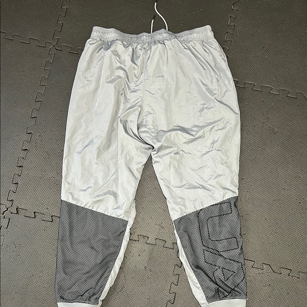 Under Armour Silver Sweatpants Athletic Joggers